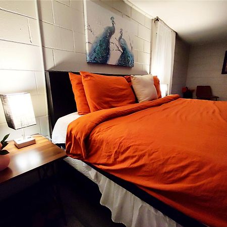 Spacious Suite Close To Downtown Indy/ King Bed Ινδιανάπολη Εξωτερικό φωτογραφία