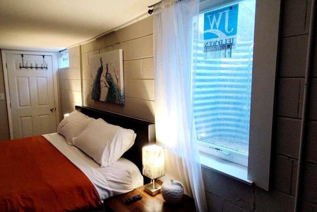 Spacious Suite Close To Downtown Indy/ King Bed Ινδιανάπολη Εξωτερικό φωτογραφία