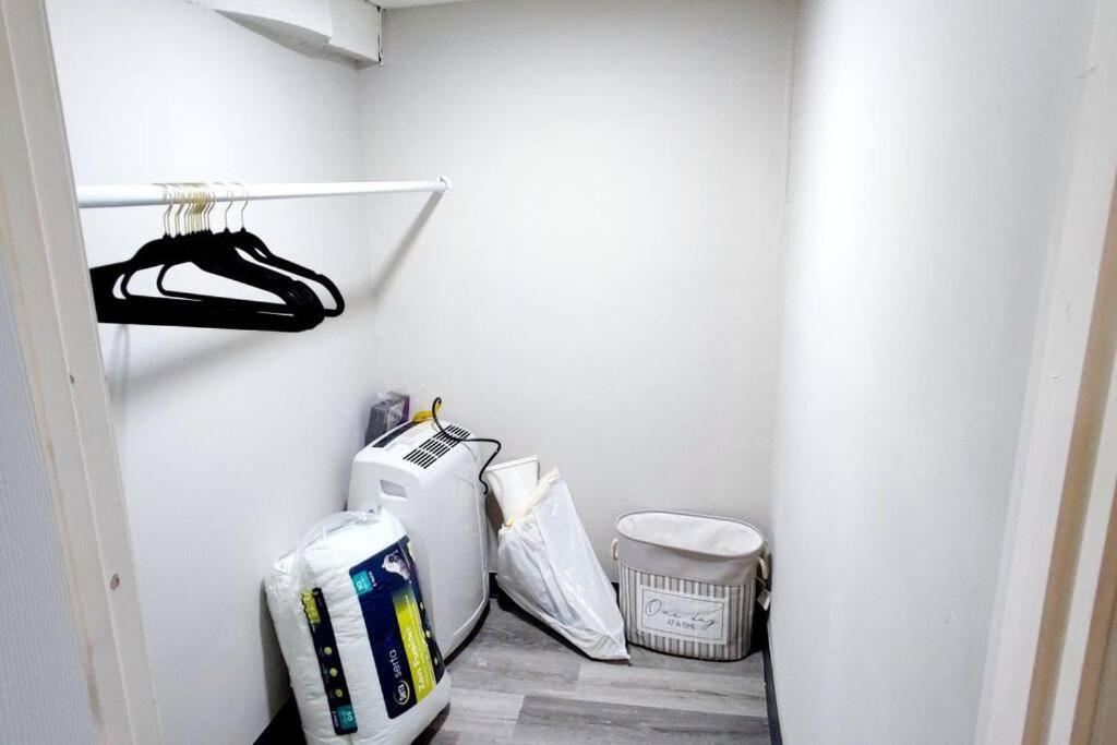 Spacious Suite Close To Downtown Indy/ King Bed Ινδιανάπολη Εξωτερικό φωτογραφία