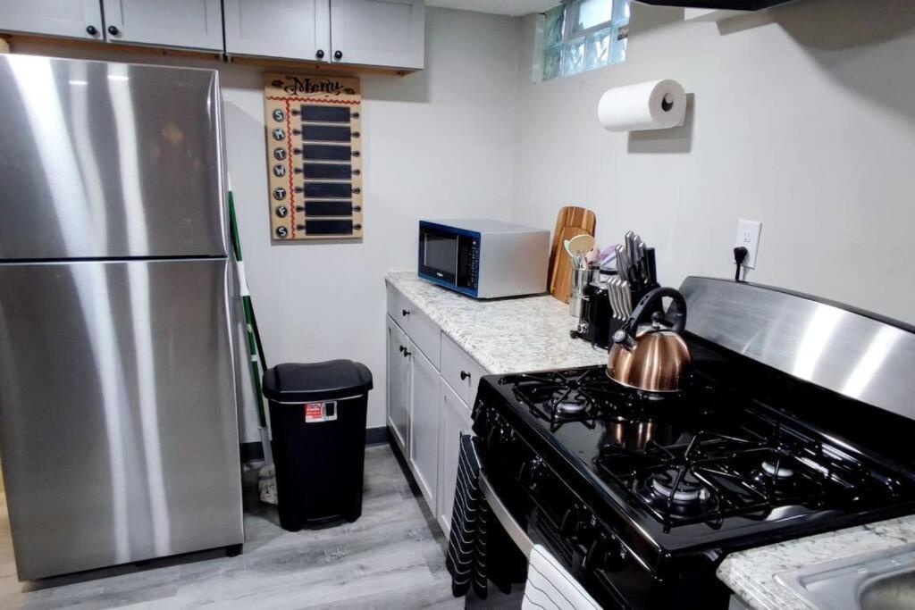 Spacious Suite Close To Downtown Indy/ King Bed Ινδιανάπολη Εξωτερικό φωτογραφία