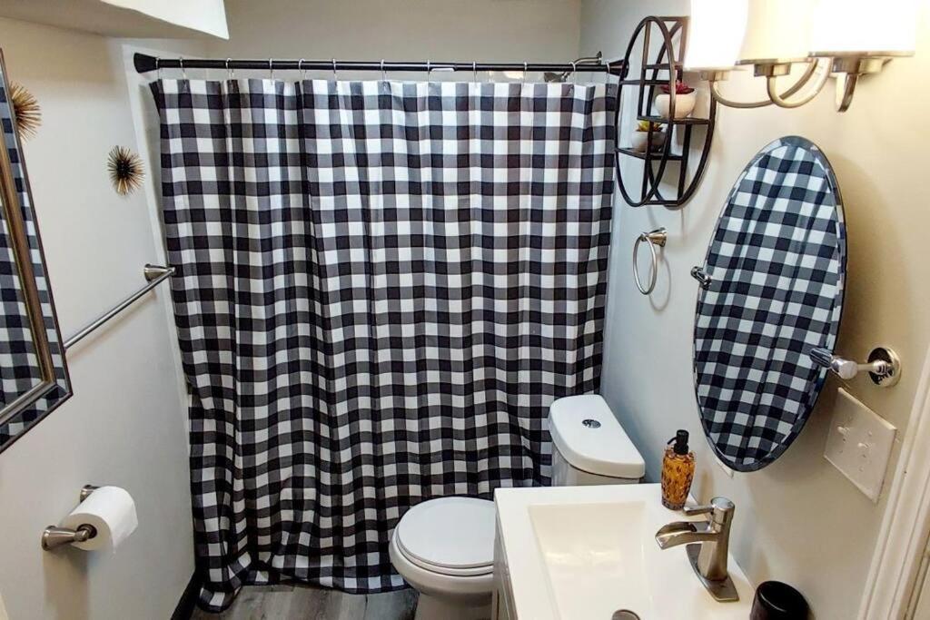 Spacious Suite Close To Downtown Indy/ King Bed Ινδιανάπολη Εξωτερικό φωτογραφία